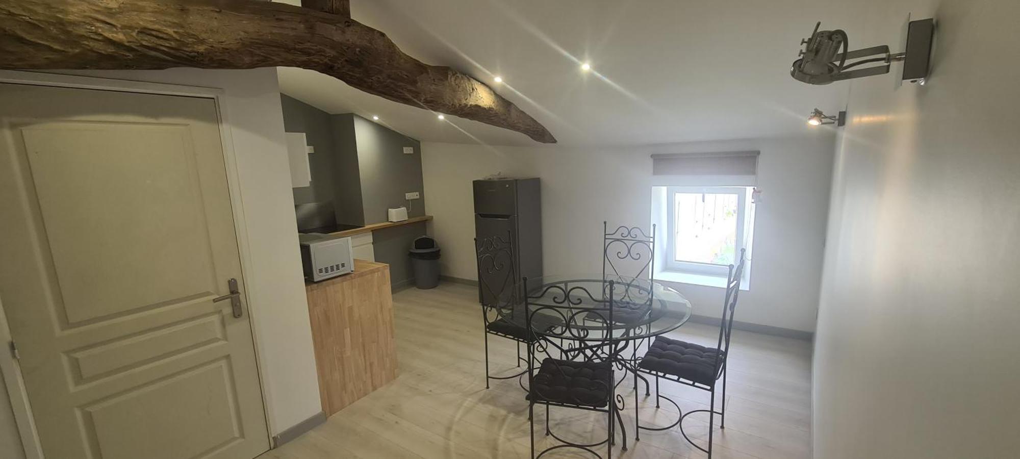 Gites De 2 A 11 Personnes Au Domaine D'Usson Echebrune 외부 사진